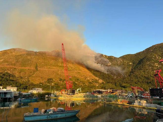 香港突发山火，深圳也能看到——一场跨城的火灾警示